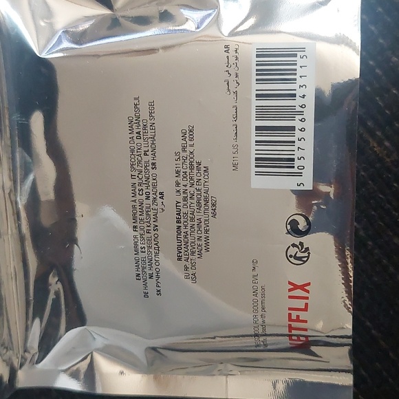 New revolution school and good & evil mirror - Picture 2 of 2